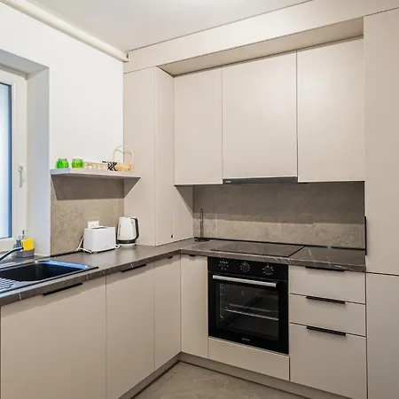 Apartment Collection And Flats - Coresi Mall