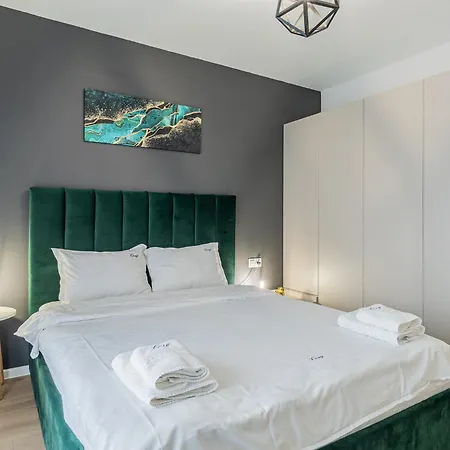 Cozy Collection And Flats - Coresi Mall Apartment